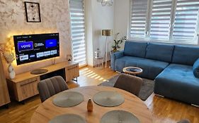Apartment Ela